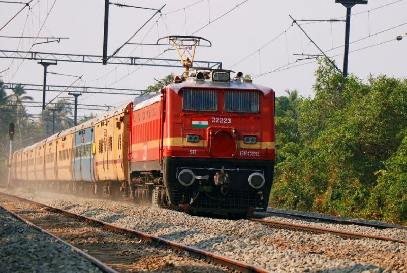 पंजाब रूट की कई ट्रेनों का रूट बदला, कुछ की गई रद्द    