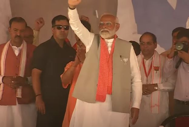 मिर्जापुर में बोले पीएम मोदी, पिछड़ों-दलितों का आरक्षण मुस्लिमों को देना चाहती है सपा  