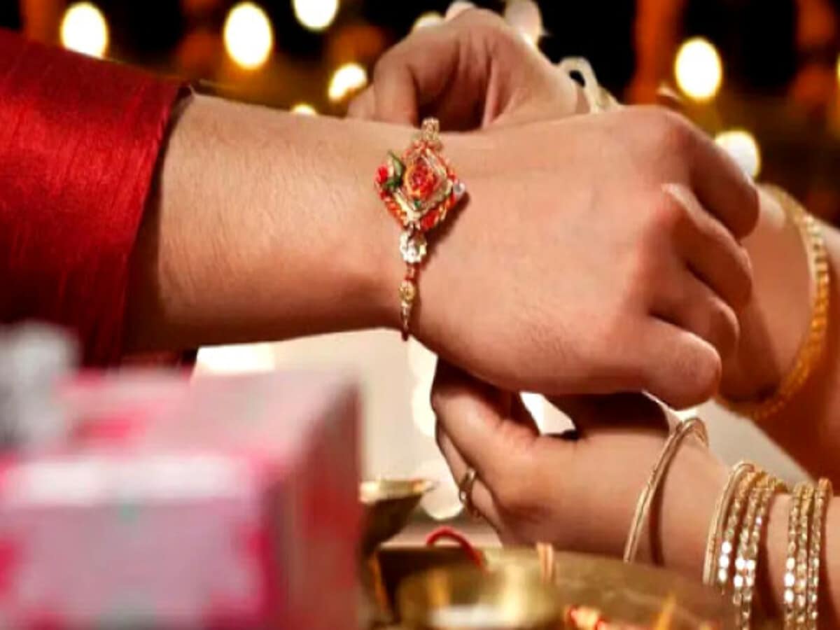 Rakshabandhan Special-कविता उस भाई के विषय में है जिसकी बहने तो है परंतु वह दूर रहती है...... 