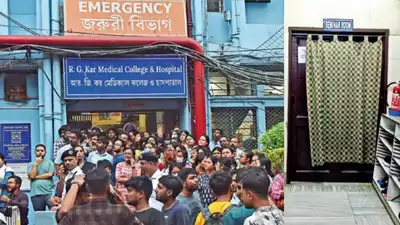 KOLKATA DOCTOR RAPE: मेडिकल कॉलेज में डाक्टर की रेप के बाद हत्या , ममता सरकार ने SIT का गठन किया 