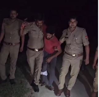 पशु तस्करों की पुलिस से मुठभेड़, फायरिंग के दौरान एक को लगी गोली चार गिरफ्तार  