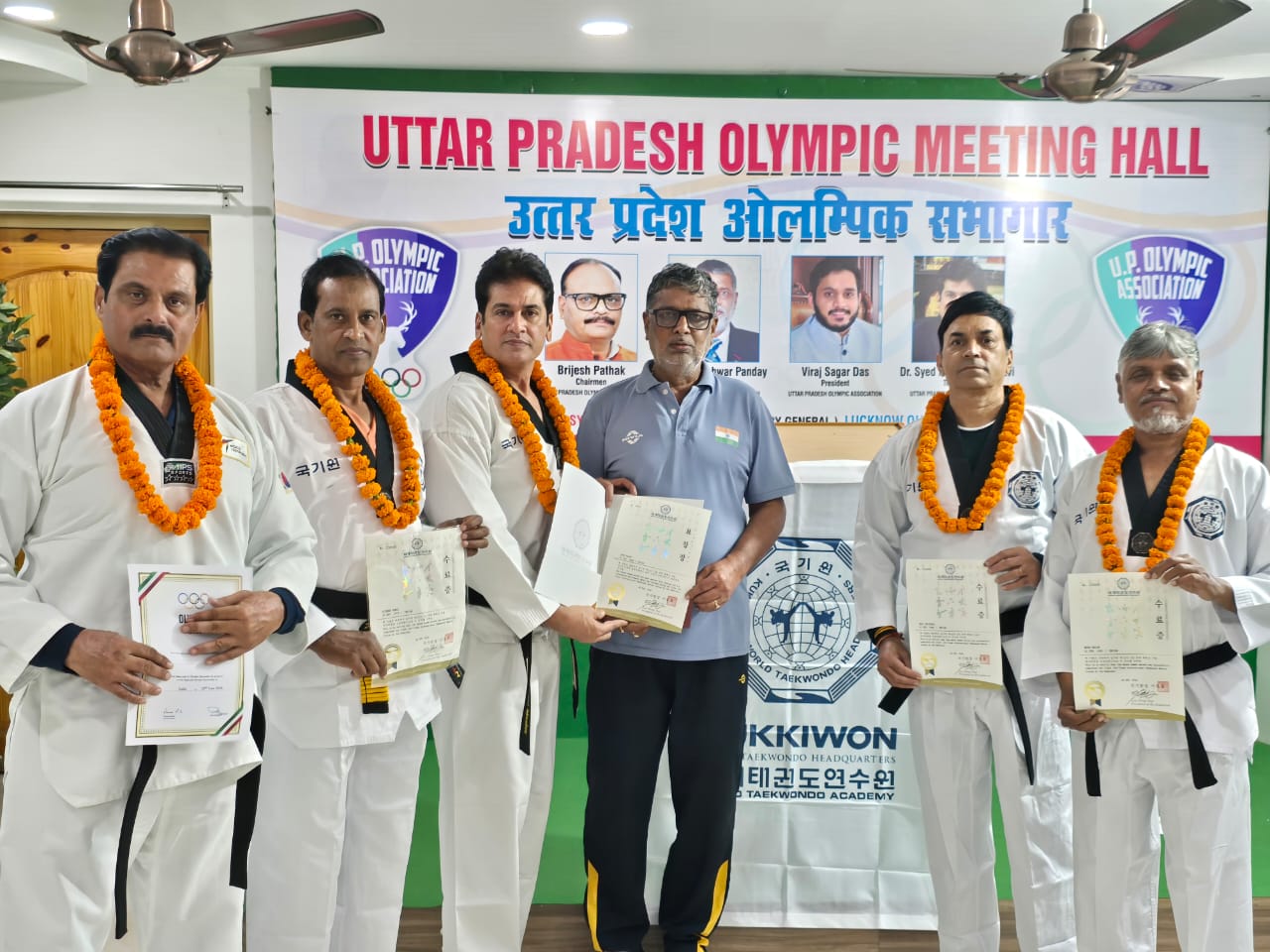 UP OLYMPIC ASSOCIATION ने अंतर्राष्ट्रीय ताईक्वांडो प्रशिक्षकों का किया सम्मान